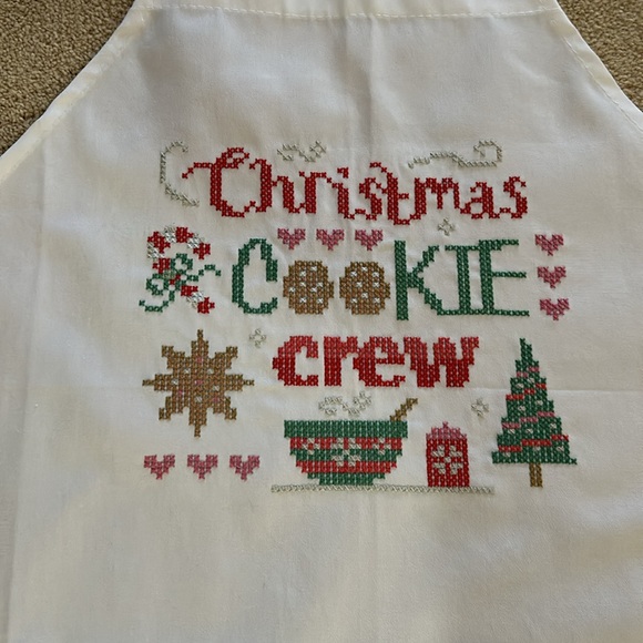 Hand embroidered adult and child Christmas aprons White washable apron - Picture 6 of 14